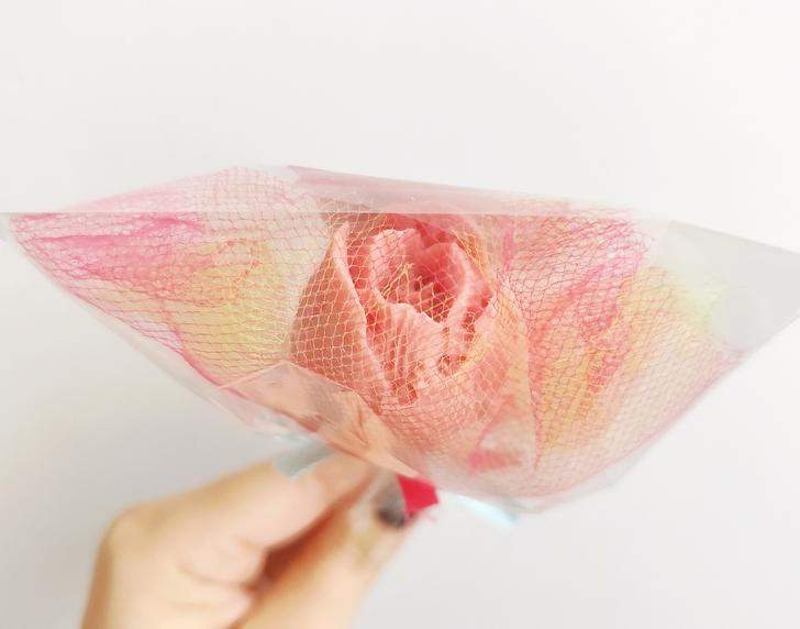 Duży tulipan z pomarańczowej lub truskawkowej czekolady 1